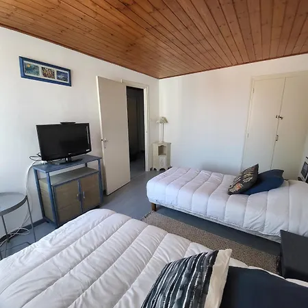 Petite Maison A La *